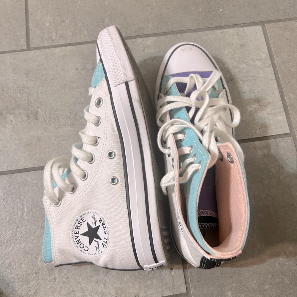Vintage converse
- blue pink and purple 
- never worn